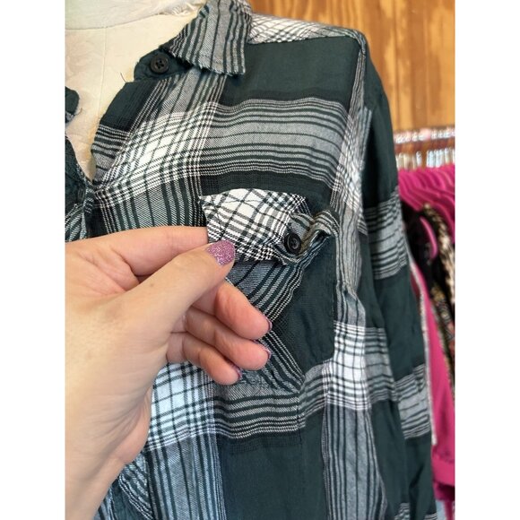 Torrid Green Plaid Ultra Soft Rayon Flannel Long Sleeve Button Down Pockets 3 3X - Picture 5 of 10